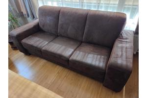 Set van 2 donkerbruine banken