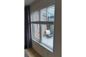 Wit houten modern romantische jaloezie