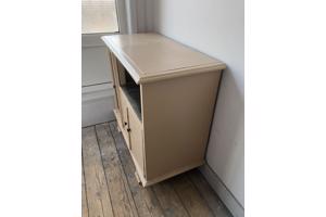 Houten kastje / dressoir