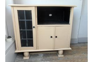 Houten kastje / dressoir