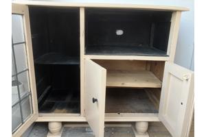 Houten kastje / dressoir