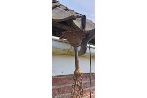 Kerklamp te koop (Met barsten in glas)