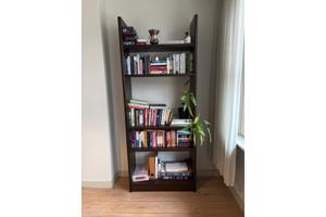 Massief houten boekenkast