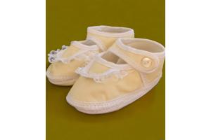 Junior Joy Babyschoenen Geel Met Kant