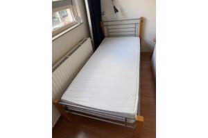 Eenpersoonsbed met matras