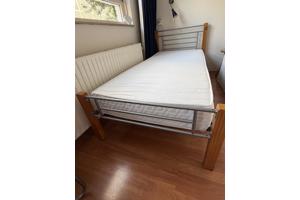 Eenpersoonsbed met matras
