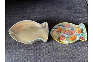 Koekblik vorm sardinesblik  met kleurrijke vissenprint