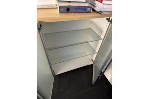 Ikea kastjes met glazen deur
