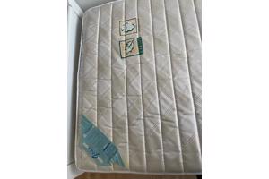 1 persoons bed, elektrische bodem en matras