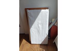Wit ledikantje met nieuw matras