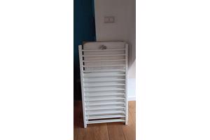 Wit ledikantje met nieuw matras