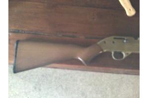 Crosman 761xl pompbuks izgst