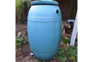 Gebruikte groene regenton