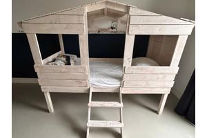 bed huisje voor kinderen