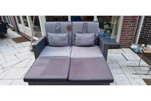 Sofa bed rotan met grote poef