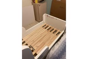 Kinderbed in lengte verstelbaar