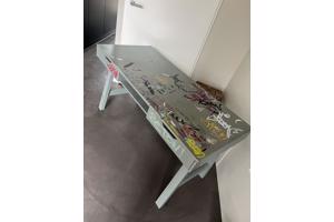 Bureau IKEA heeft een verfje nodig