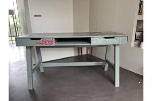 Bureau IKEA heeft een verfje nodig