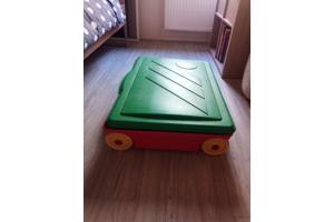 Plastic speelgoed bak .