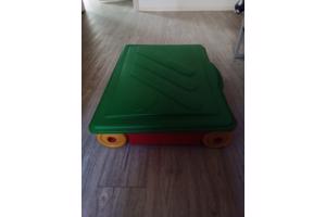 Plastic speelgoed bak .