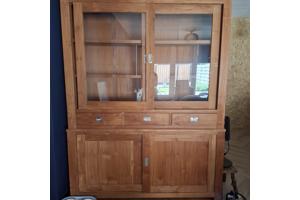 Houten glazen kast