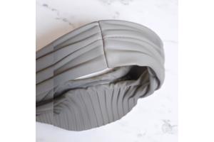 beige schoudertas met brede schouderband