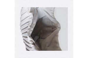 beige schoudertas met brede schouderband