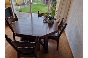 Eiken eettafel en 4 stoelen