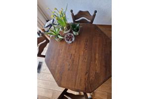 Eiken eettafel en 4 stoelen