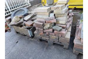 Fraaie stenen voor in de tuin