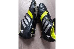 Adidas voetbalschoenen maat 44