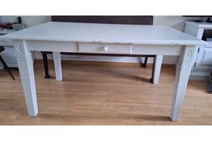 Eettafel van oorsprong oud grenen