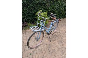 Sparta damesfiets met bagagedrager voorop