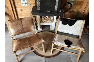 2 Teakhoutenstoelen met vacht