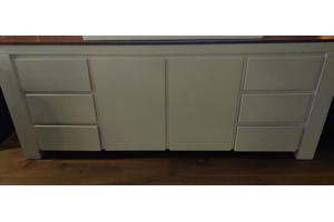 Wit dressoir met 6 lades en 2 deurtjes