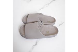 Heren slippers effen beige 45