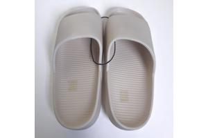 Heren slippers effen beige 45