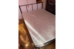 Bed met matras 140x 200