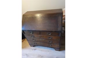 Antiek houten bureau