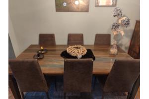Eethoek tafel+6 gratis stoelen