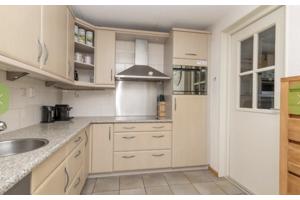 Goede keuken met aeg inductieplaat en whirlpool inbouw apparatuur