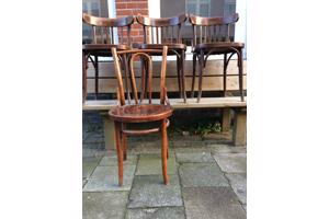 4 houten café stoelen
