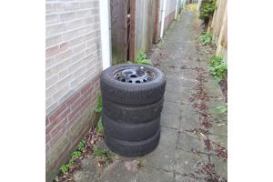4 Kleber winterbanden 175 65 R14 op velgen