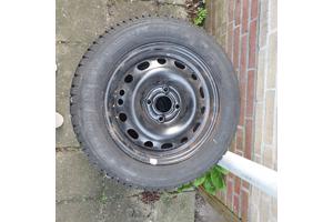 4 Kleber winterbanden 175 65 R14 op velgen