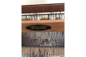 staand weefgetouw, oud maar nog functionerend