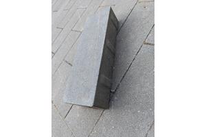 Sier antraciet grijs Beton klinker 10 cm x 30 cm x 6 cm hoog.