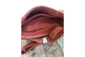 mooie nieuwe verpakte tas cognac kleur