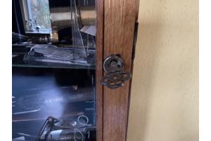 Leuke (hang) vitrinekastje