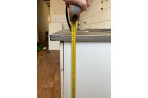 GRATIS Compacte witte keuken met RVS blad en spoelbak