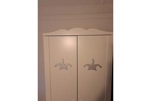 Witte kinder kledingkast